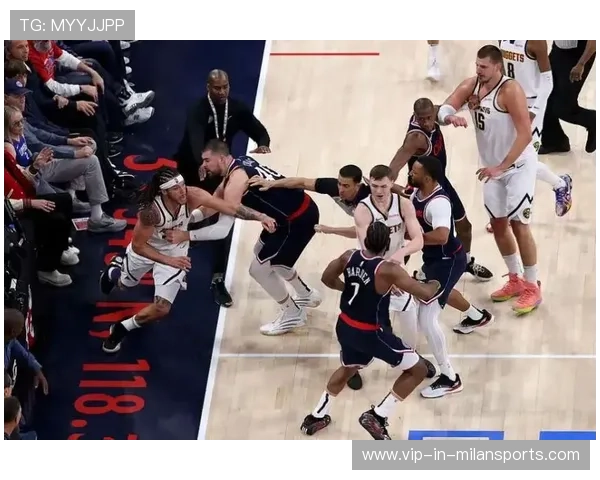 哈登后撤步三分命中，快船外线瞬间复活